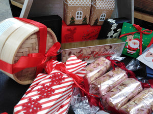 Christmas Crackers with Fudge